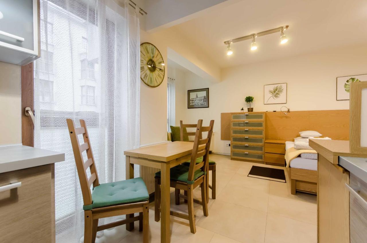 Family Apartments - Private Parking Kraków Zewnętrze zdjęcie