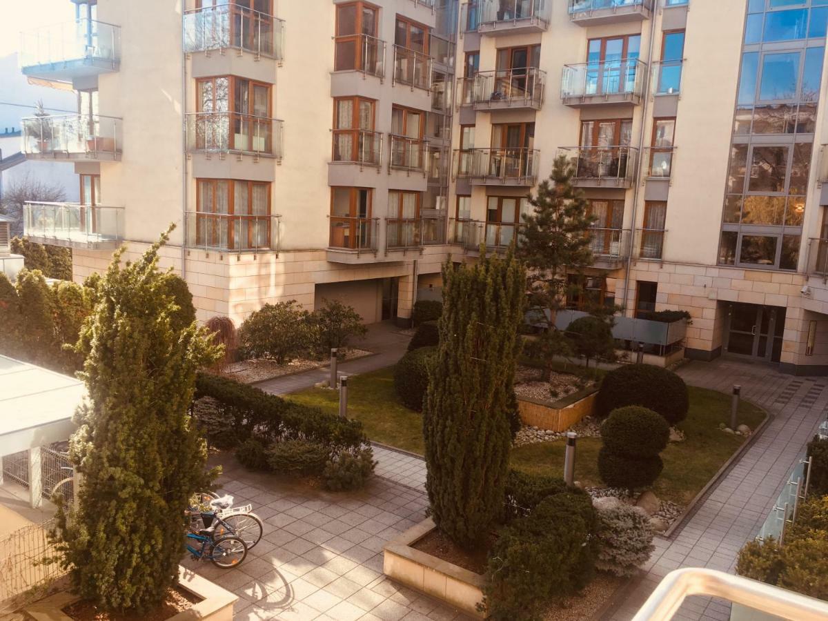 Family Apartments - Private Parking Kraków Zewnętrze zdjęcie