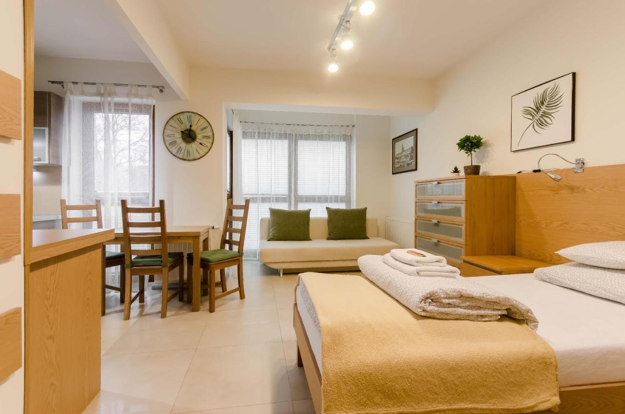 Family Apartments - Private Parking Kraków Zewnętrze zdjęcie